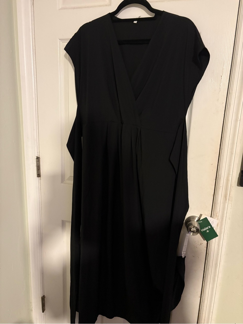 HALARA Black Midi V-Neck Wrap Dress